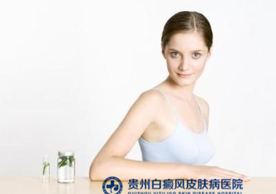 白癜风采用哪些方法治疗 白癜风采用哪些方法治疗
